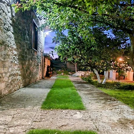 Ваканционна къща къщата с кладенеца - с. кантарджиево *