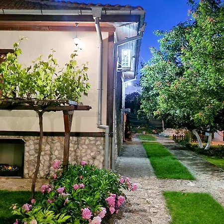 Ваканционна къща къщата с кладенеца - с. кантарджиево Генерал-Кантарджиево