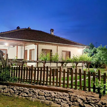 къщата с кладенеца - с. кантарджиево Генерал-Кантарджиево