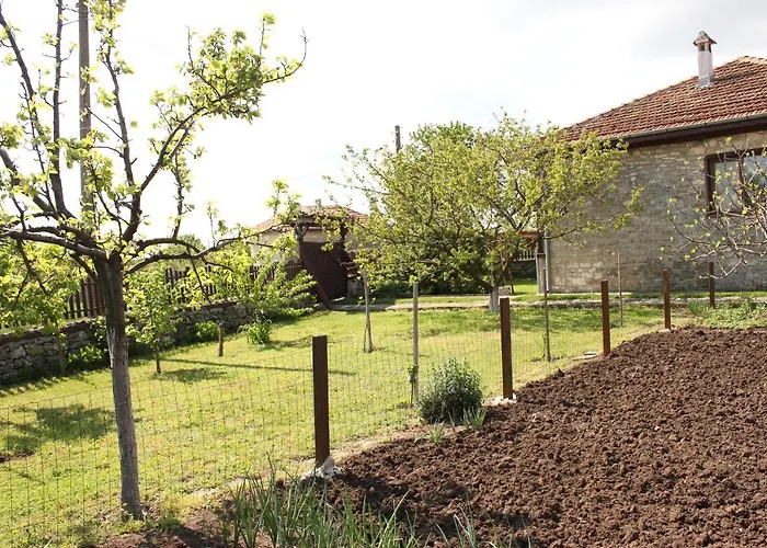 Ваканционна къща къщата с кладенеца - с. кантарджиево Генерал-Кантарджиево