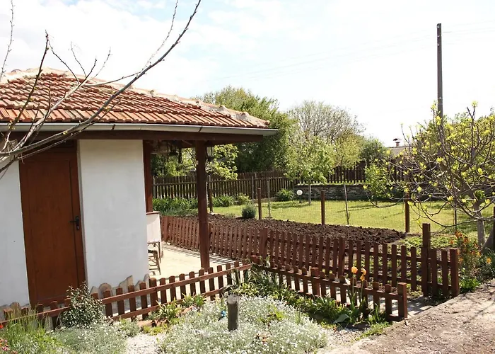 Holiday home къщата с кладенеца - с. кантарджиево