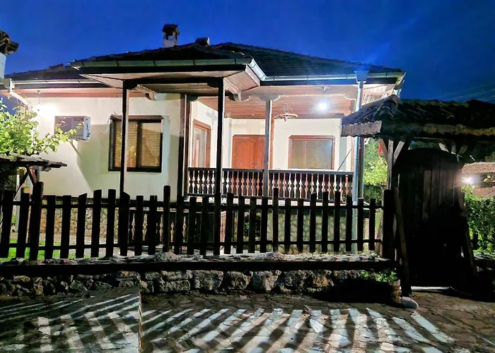 къщата с кладенеца - с. кантарджиево Ваканционна къща *