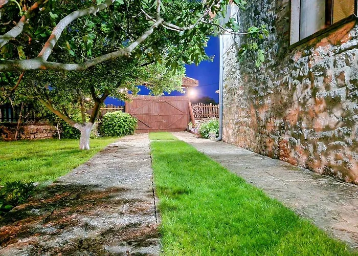 къщата с кладенеца - с. кантарджиево Ваканционна къща Генерал-Кантарджиево